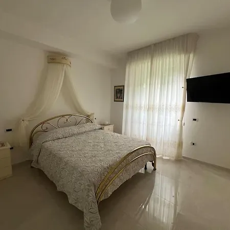 Апартаменты Lenuare Luxury Дезенцано-дель-Гарда