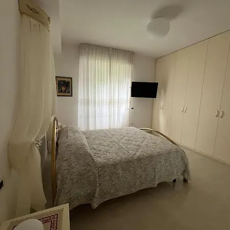 Lenuare Luxury * Дезенцано-дель-Гарда
