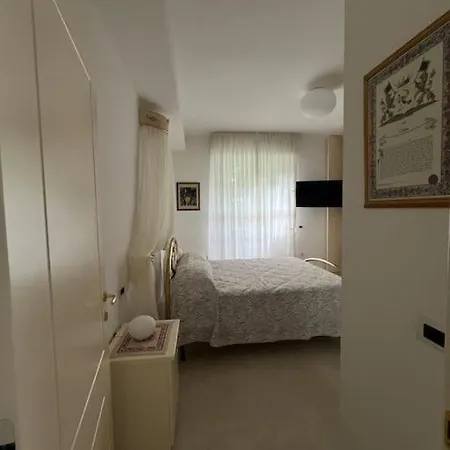 Lenuare Luxury * Дезенцано-дель-Гарда